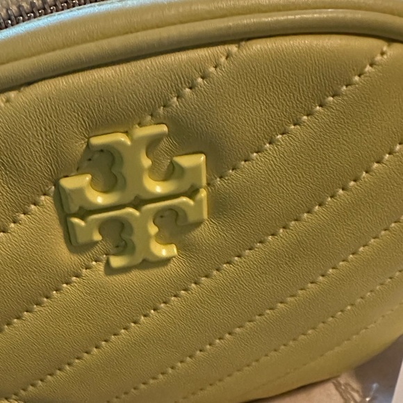 Tory Burch Kira Chevron Powder Coated Camera Bag- Size OS - Picture 5 of 16